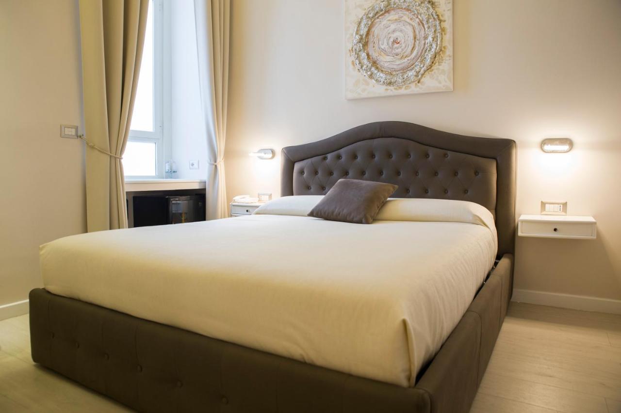 Royal Rooms Luxury Suite Naples Exterior photo